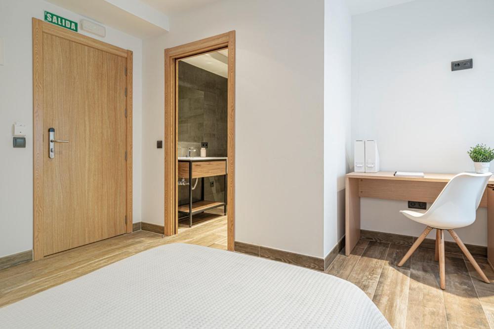 Met Hotel *